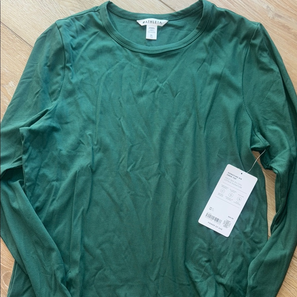 Athleta Green Women’s Shirt